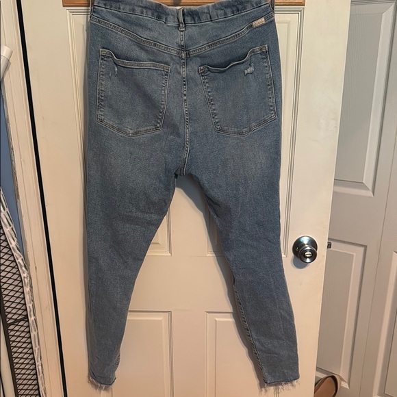 H&M Stylish Distressed Skinny Jeans in Blue - Picture 3 of 4